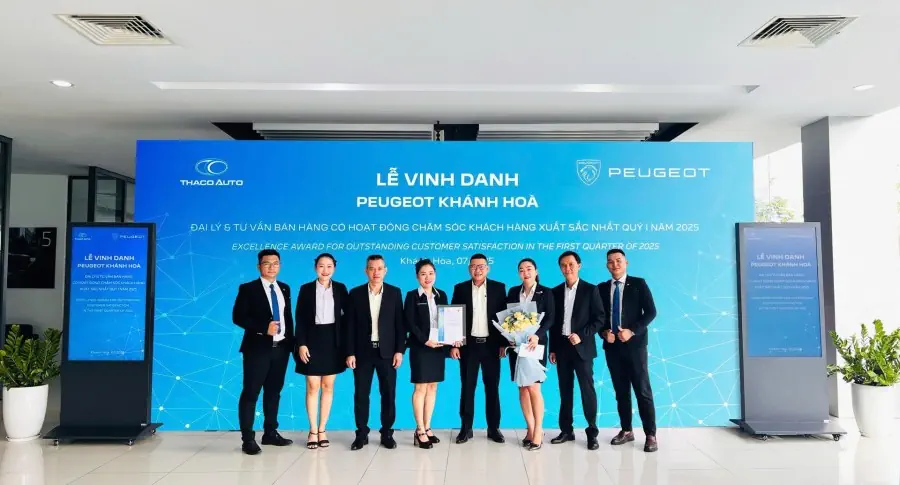 THACO AUTO KHÁNH HÒA TỔ CHỨC LỄ VINH DANH ĐẠI LÝ VÀ TƯ VẤN BÁN HÀNG CÓ HOẠT ĐỘNG CHĂM SÓC KHÁCH HÀNG XUẤT SẮC NHẤT QUÝ I NĂM 2025 THƯƠNG HIỆU PEUGEOT